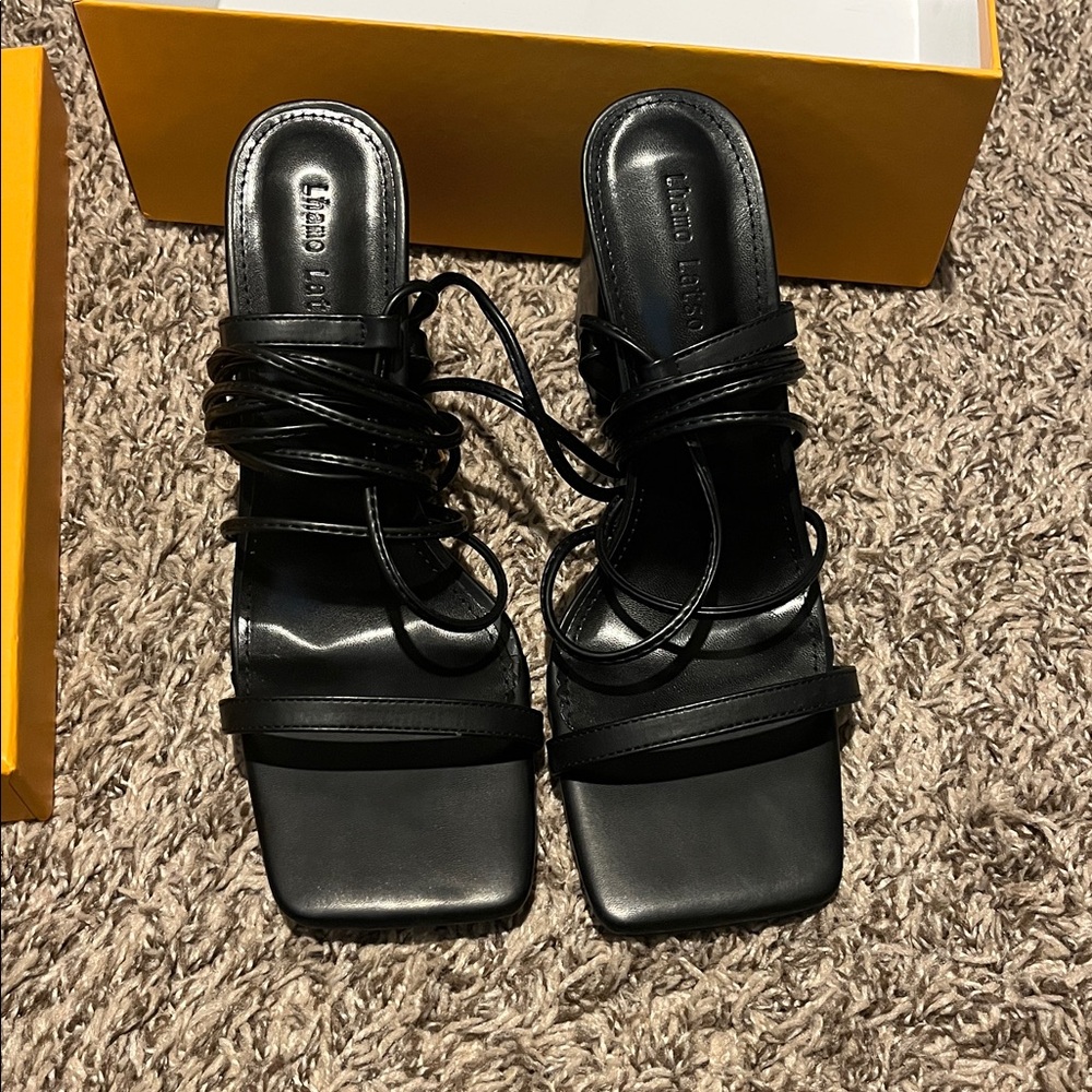 Black chunky wrap around heels size 8